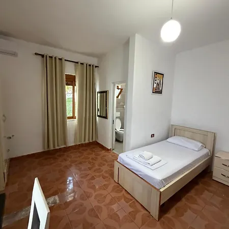 White * Durrës